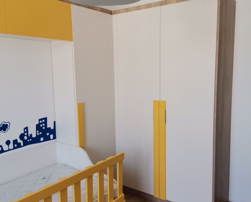 Детска стая жълта